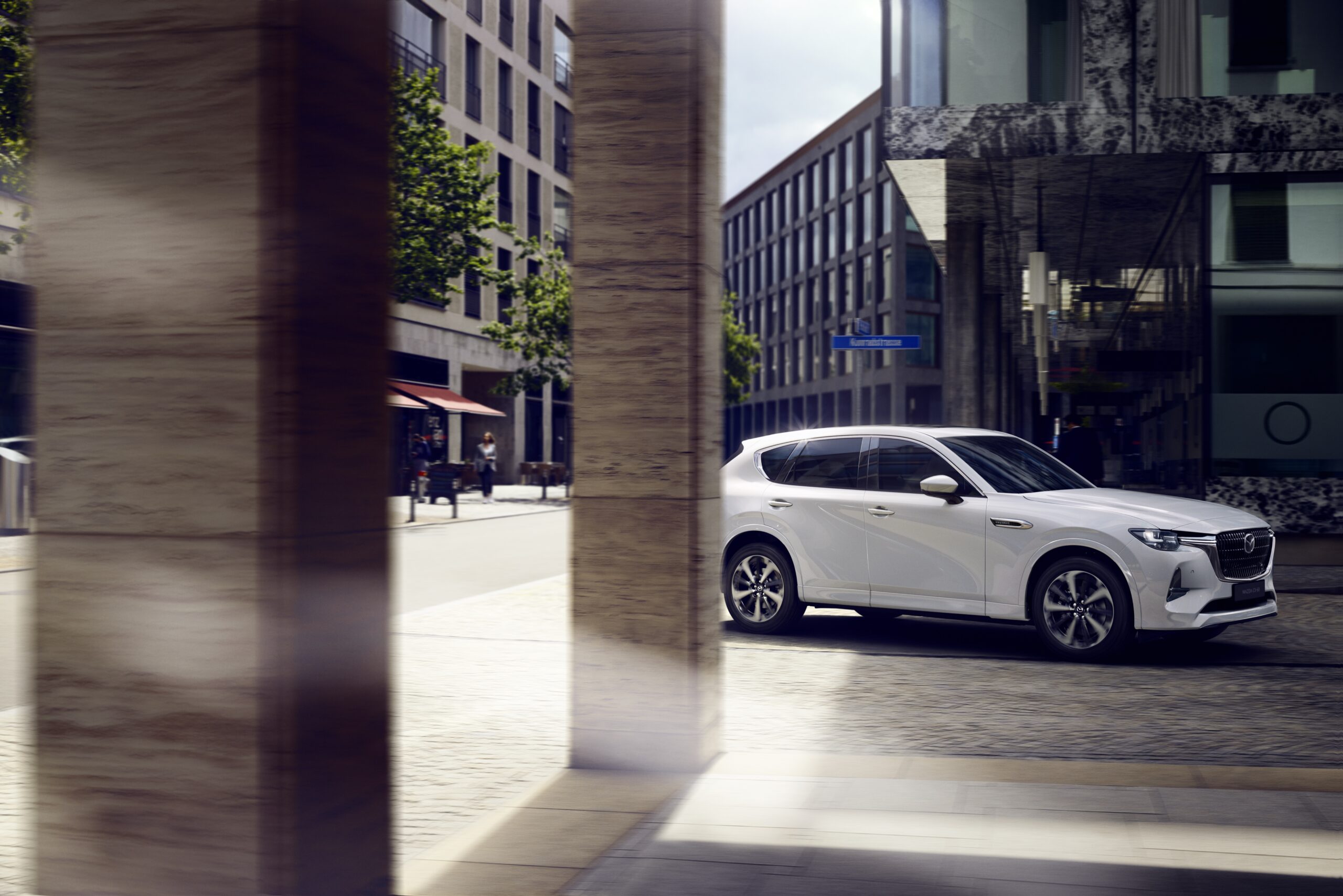 RS63896_KHL1_KST8LA2_Mazda_CX-60_2023_versiones_Grand_Touring_LX_Blanco_Rhodium_Retocadas_Exterior_018